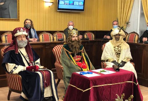 Recepción de Sus Majestades en el Ayuntamiento de Cabra