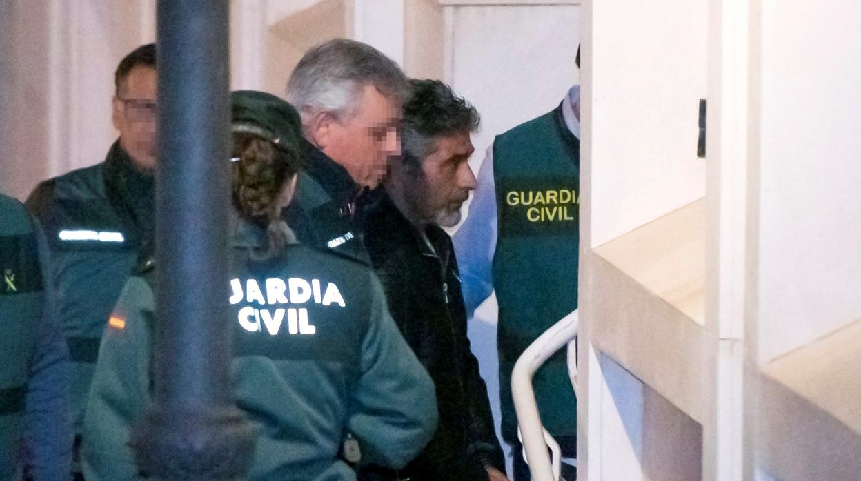 El asesino confeso de la joven zamorana de 26 años Laura Luelmo, Bernardo Montoya, a su llegada a los juzgados de Valverde del Camino, en Huelva