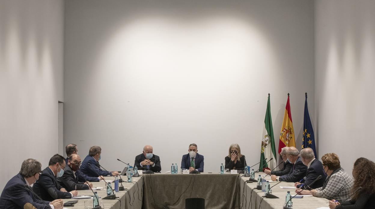 Reunión de presidentes de cofradías y consejeros en la Junta de Andalucía