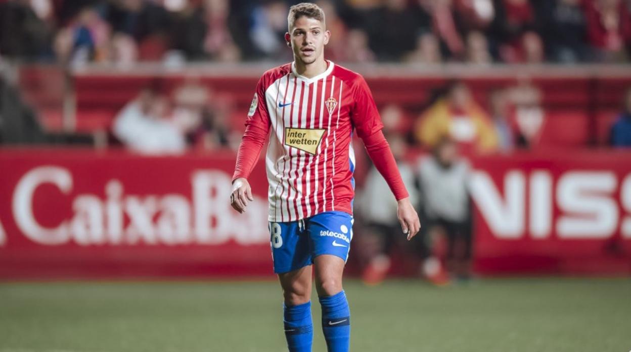 Berto González en un partido con el Sporting de Gijón