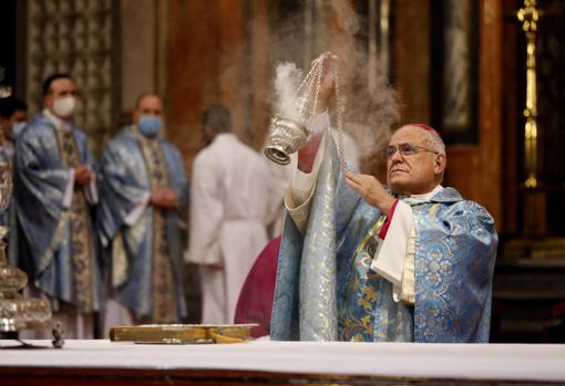 El obispo de Córdoba, Demetrio Fernández, durante una misa