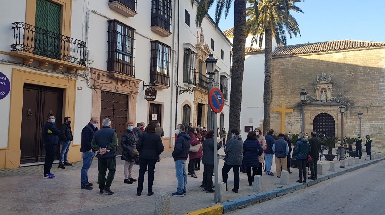 Manifestación de ayer junto a la cruz