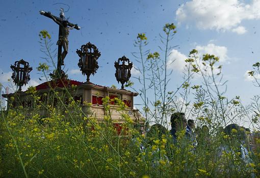 El Cristo de la Agonía, saliendo de Mirabueno en marzo de 2005