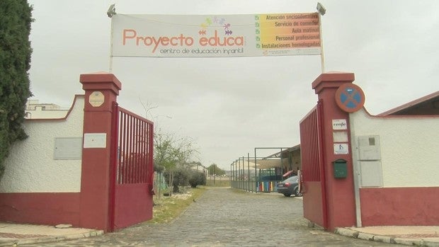 La Junta cierra una guardería en Puente Genil y repuntan los positivos en los colegios de Córdoba