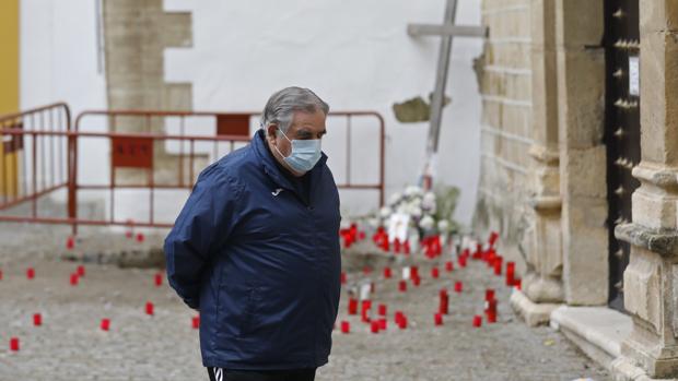 Cruz de las Descalzas de Aguilar | La alcaldesa apoyó en los años 80 una placa para todas las víctimas