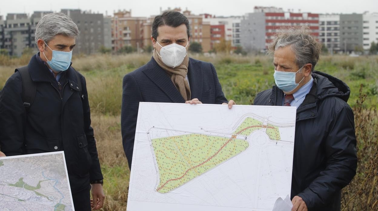 El alcalde muestra el proyecto del Parque del Flamenco de Córdoba