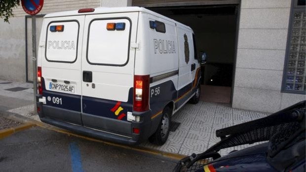 Condenado a 13 años por intentar matar en Almería a su exmujer y a una amiga cortando los frenos de sus coches