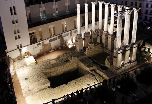 Estreno de la inauguración del alumbrado del Templo Romano en 2013