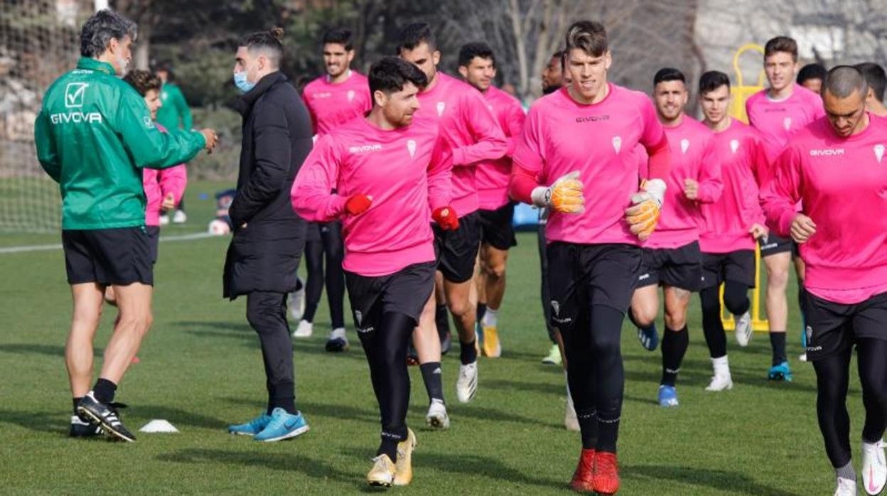 La plantilla del Córdoba, entrenando en la Ciudad Deportiva