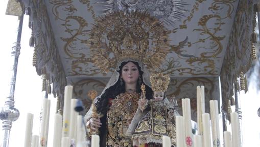 Nuestra Señora del Carmen, en su paso de palio