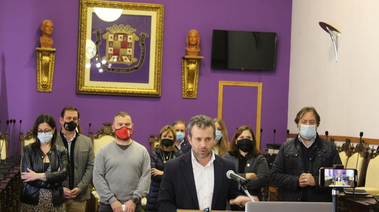 El alcalde de Jaén, Julio Millán, durante su comparecencia tras el rechazo al proyecto