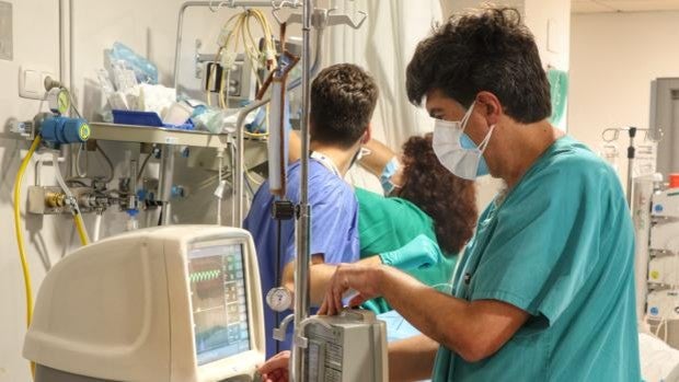 Salud notifica 14 muertes más por Covid en Córdoba aunque bajan contagios y hospitalizaciones