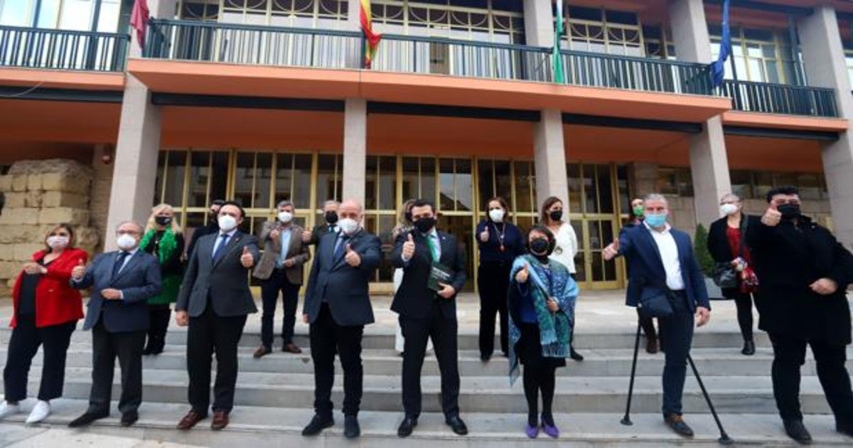 Representantes institucionales y agentes sociales el pasado jueves tras la designación de Córdoba