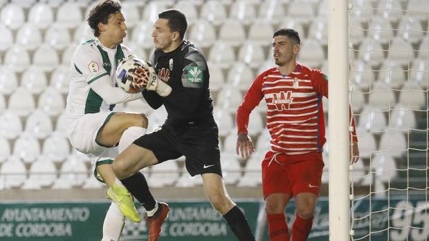 El Córdoba CF prolonga sus gafes: incapaz de ganar a los filiales y sin triunfos a puerta cerrada como local