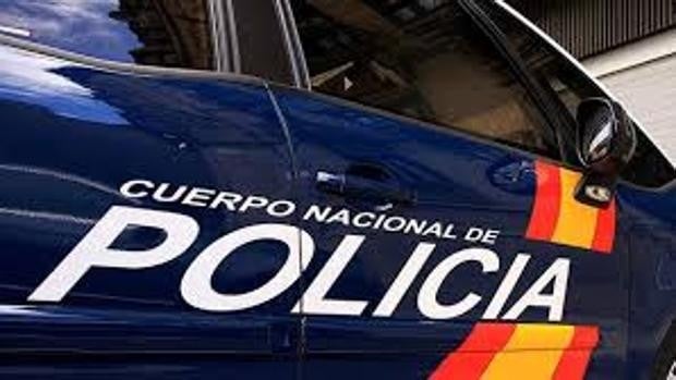 La Policía Nacional registra la empresa del marido de la alcaldesa de Marbella