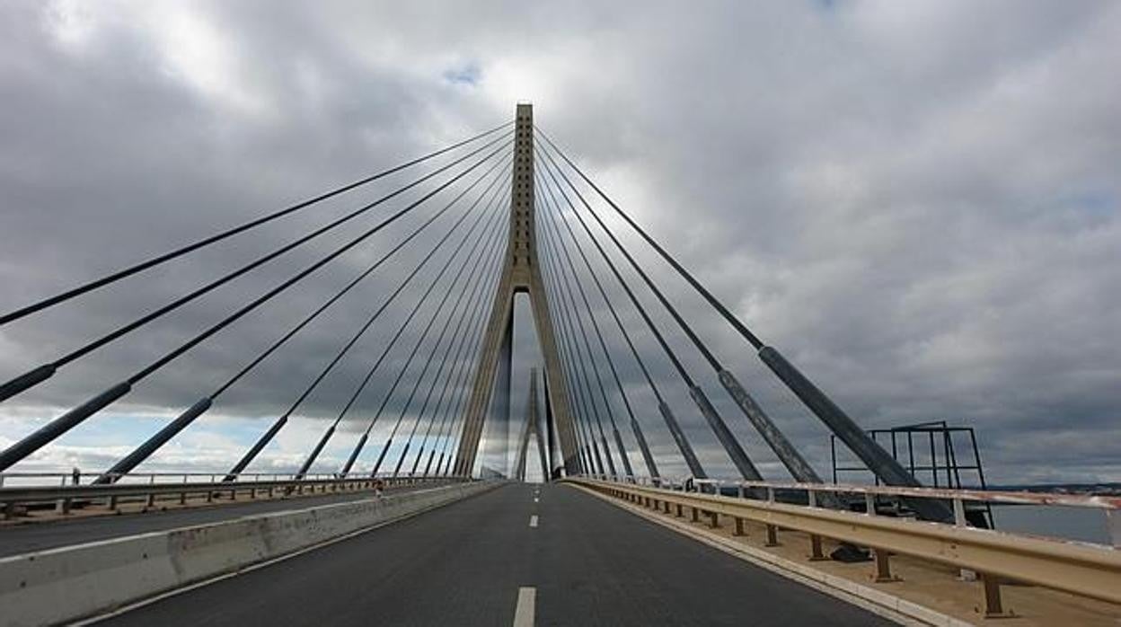 El puente que une Portugal y Huelva por Ayamonte