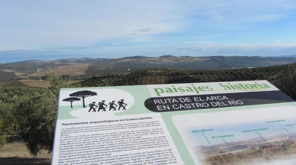 Panel informativa en una ruta con historia en el término municipal de Castro del Río