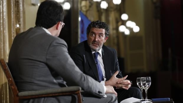 Julián Quirós, director de ABC: «Es inaudito que en medio de la pandemia los políticos se porten de forma frívola»