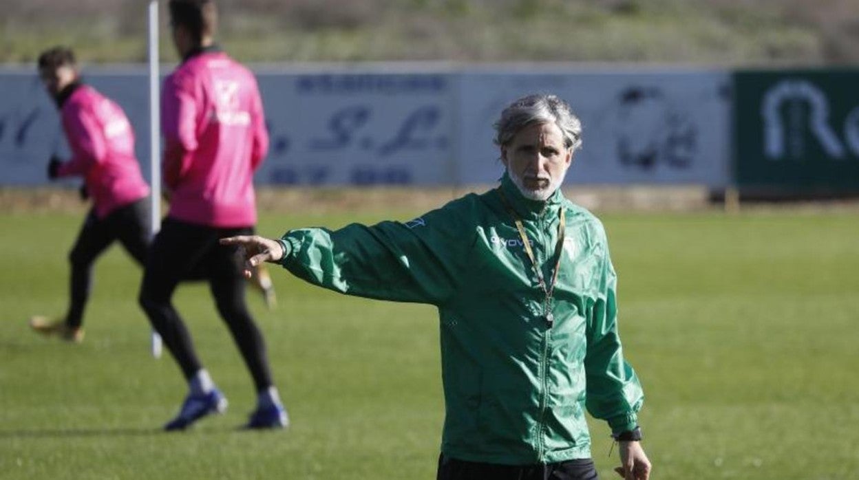 Pablo Alfaro, durante un entrenamiento de la primera plantilla