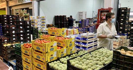 Imagen del mercado de frutas y hortalizas en Mercacórdoba