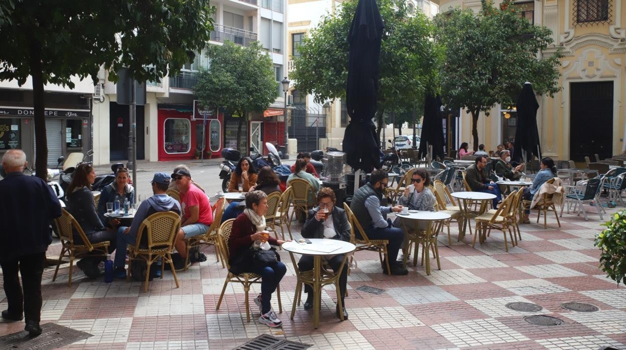 Imagen de una céntrica terraza de Córdoba durante el puente del Día de Andalucía