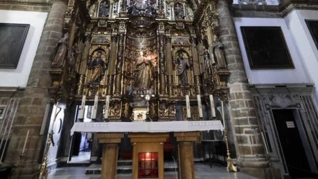 La juventud cofrade de Cádiz celebra su vía crucis