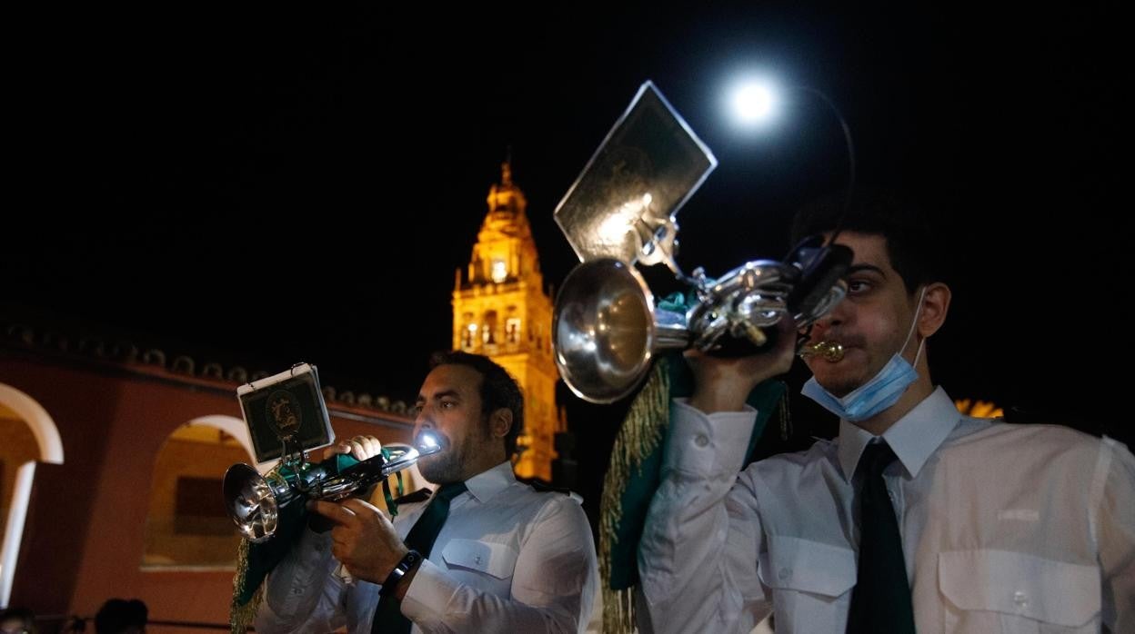 Concierto de una banda en una terraza de Córdoba el 9 de septiembre del año pasado, con motivo de la Fuensanta