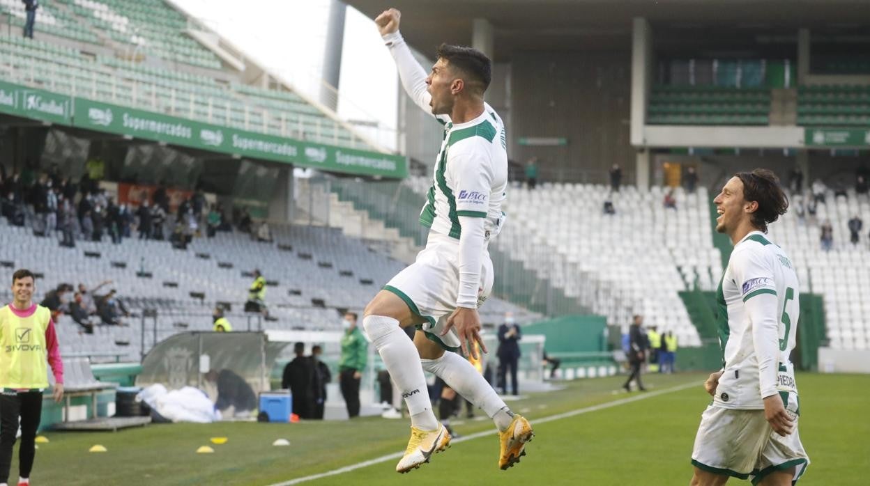 Willy celebra su segundo gol en el partido del Córdoba CF ante el Murcia este domingo en El Arcángel