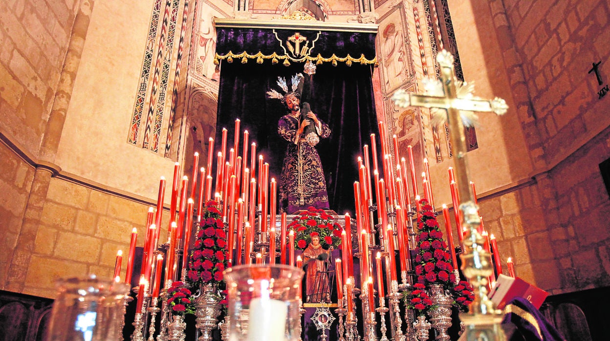 Altar de cultos de Nuestro Padre Jesús del Calvario en 2014