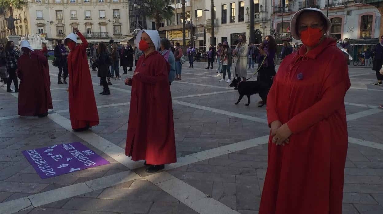 Un momento de la concentración del Movimiento Feministas en Huelva