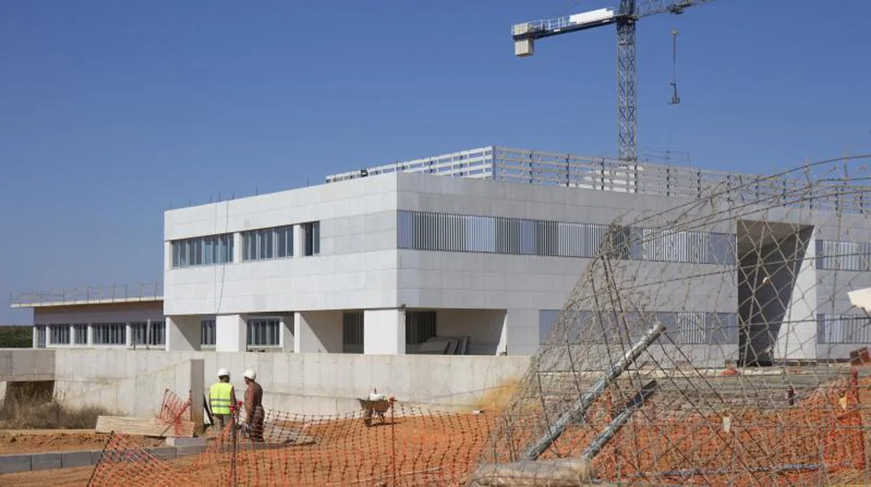 El Hospital de Alta Resolución de Lepe en 2015 durante las obras de construcción