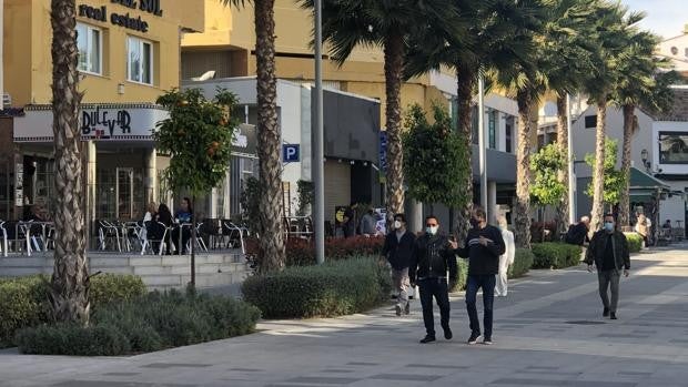 Torremolinos ante el cierre de negocios a las seis de la tarde: «Pagamos los platos rotos de otros municipios»