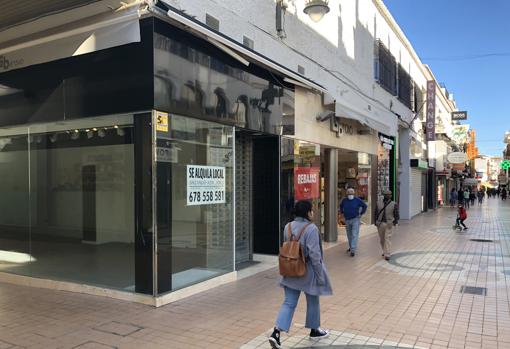 Negocios cerrados en la calle San Miguel