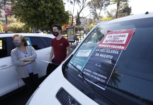 Profesionales y vehículos que han tomado parte en la manifestación