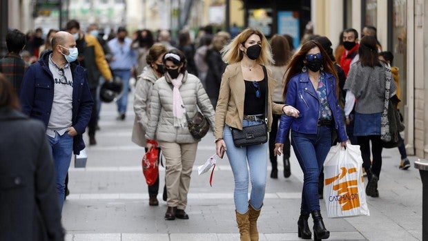 Los expertos debaten hoy abrir la movilidad con las cifras del coronavirus atascadas en Andalucía