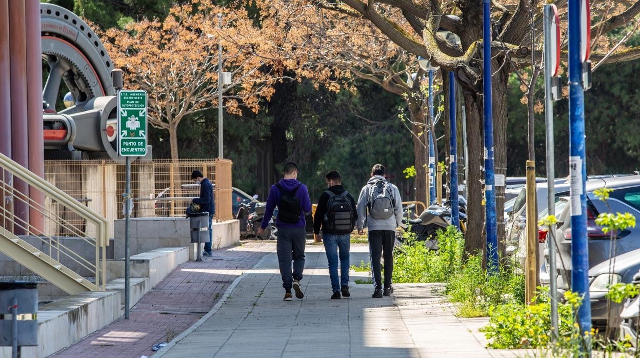 Pocos alumnos en la Escuela de Ingenieros de Sevilla