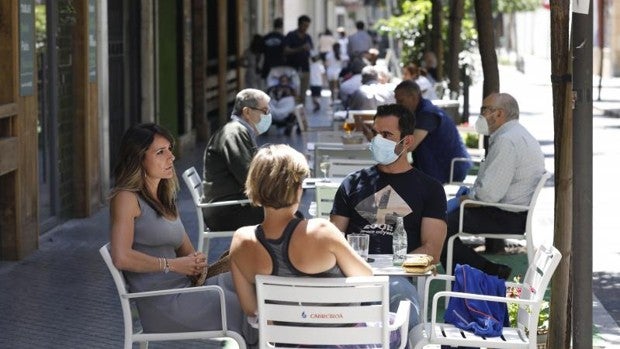 Nuevas medidas Covid Andalucía: Las reuniones podrán ser de seis personas al aire libre y de cuatro en lugares cerrados