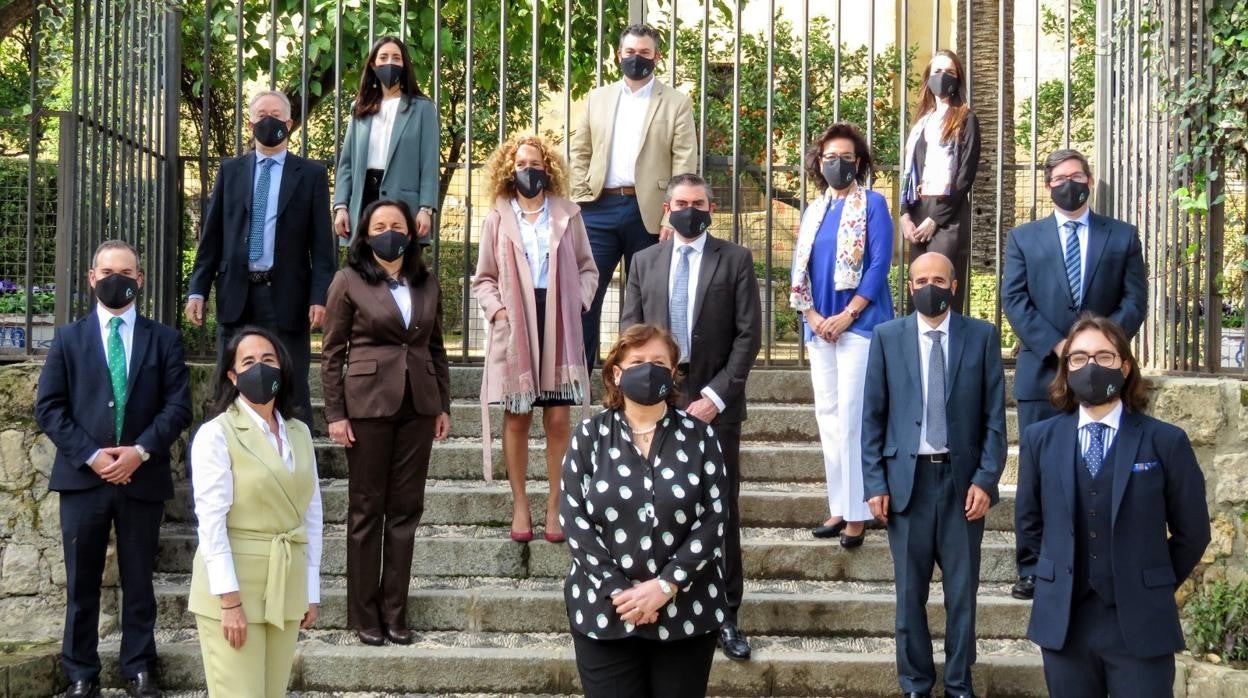 Foto de familia de la primera candidatura presentada a las elecciones del Colegio de Abogados de Córdoba