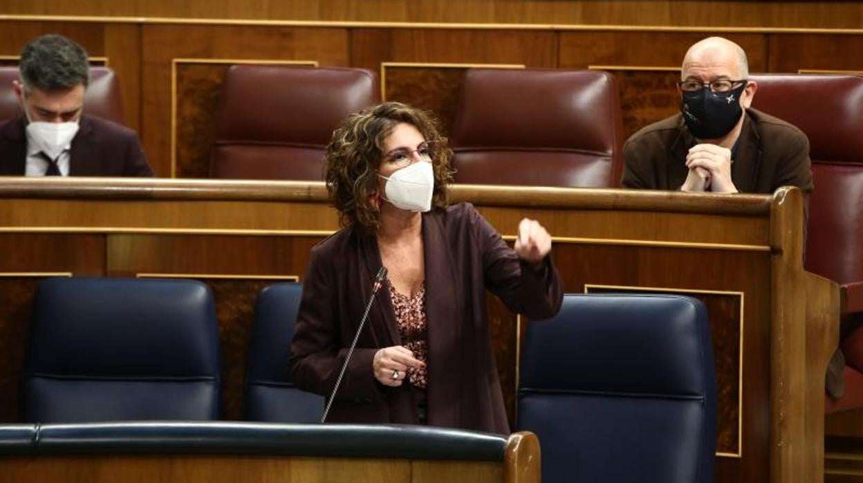 La ministra de Hacienda, María Jesús Montero, en el Congreso