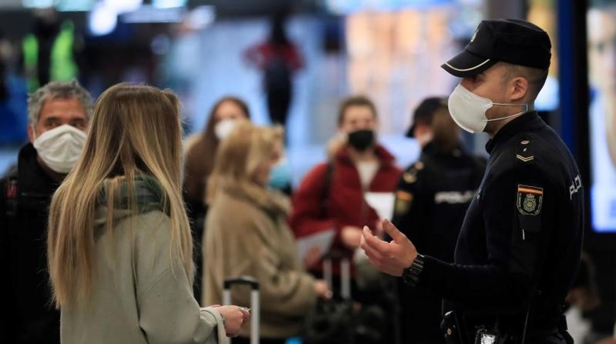 Control policial en una estación