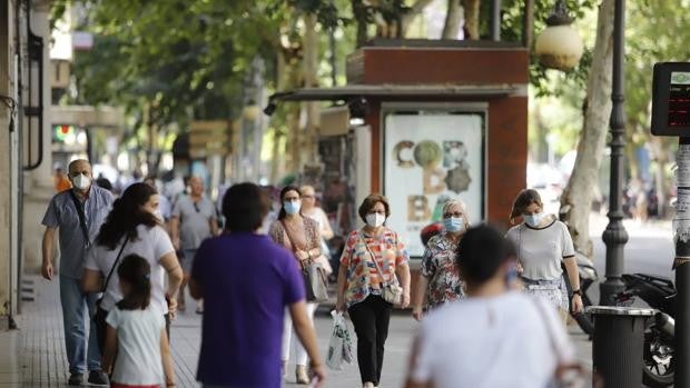 Andalucía entra en la Semana Santa con los contagios de coronavirus más altos en mes y medio