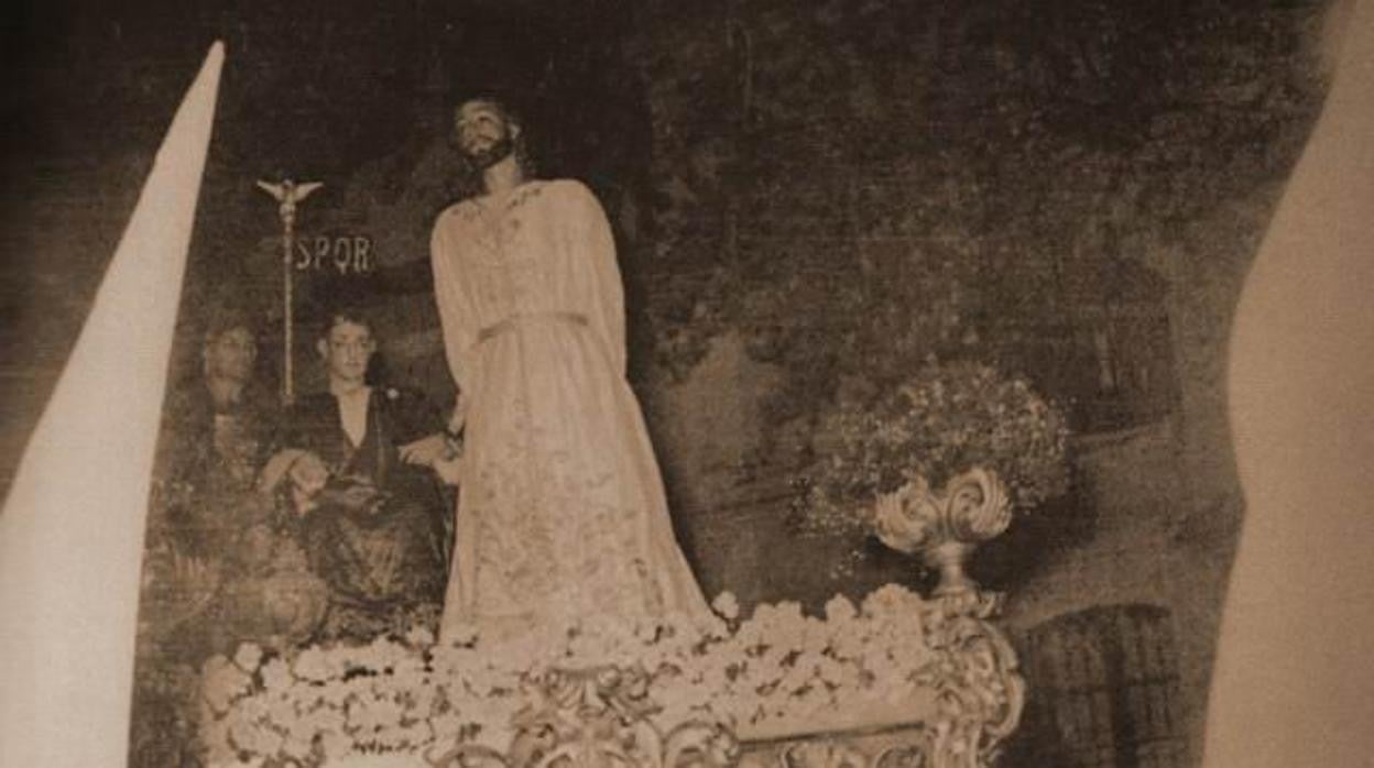 Misterio de la Sentencia en una de sus primeras salidas el Lunes Santo de Córdoba