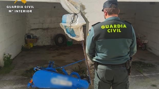 La Guardia Civil detiene en Villanueva de Córdoba a un vecino por el robo de maquinaria agrícola en una finca