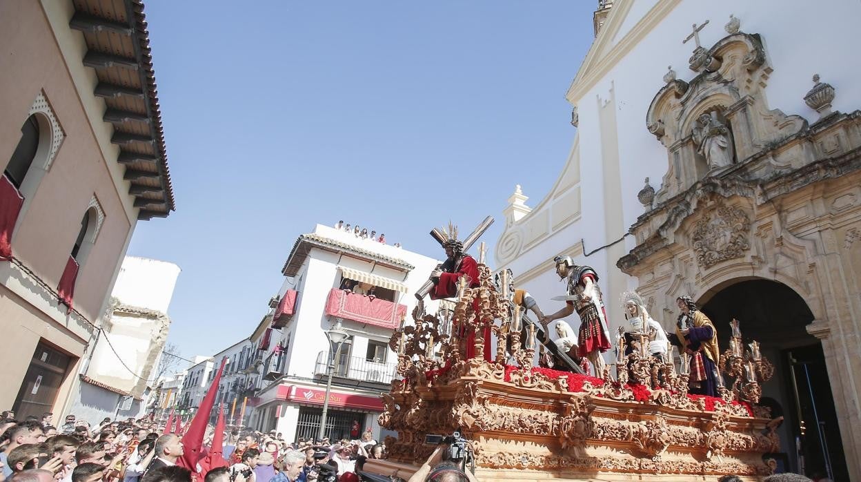 El paso de misterio del Buen Suceso, a su salida de San Andrés, el Martes Santo de 2019