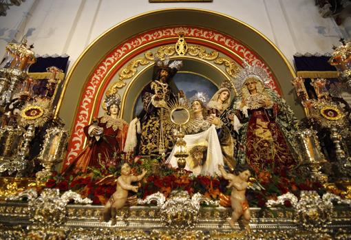 Las imágenes de la Santa Faz, en su altar de este Martes Santo