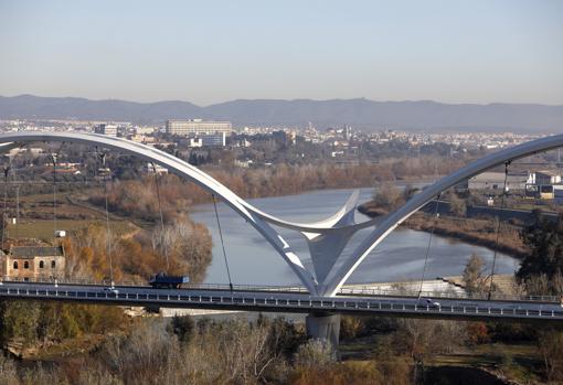 El Guadalquivir, delante del Puente de bn Firnás