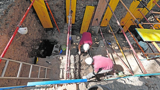 Amplían la zona de excavación en el Patio de los Naranjos de la Mezquita-Catedral de Córdoba