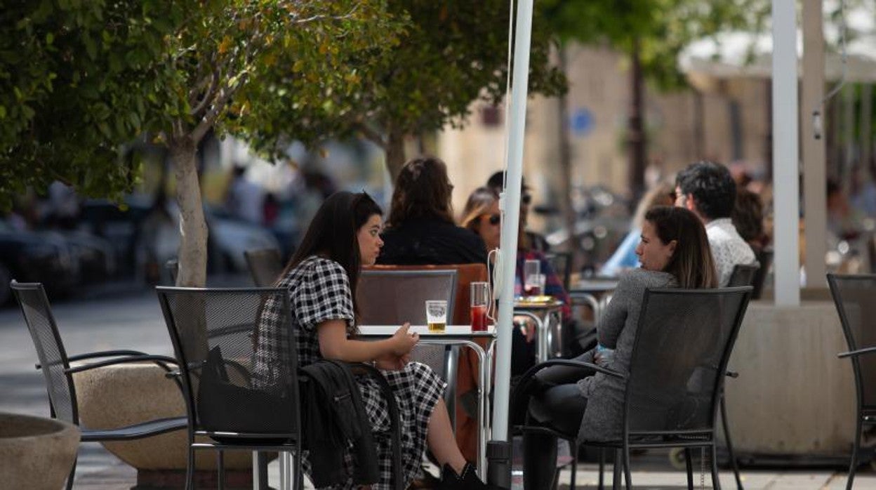 Los bares en Andalucía pueden estar abiertos actualmente hasta las 22.30 horas