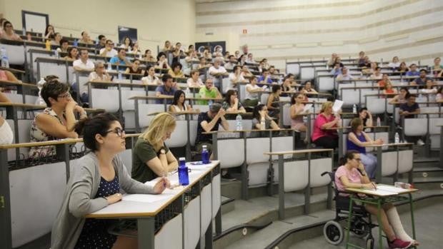 Docentes interinos de Andalucía piden paralizar las oposiciones de Secundaria por el Covid