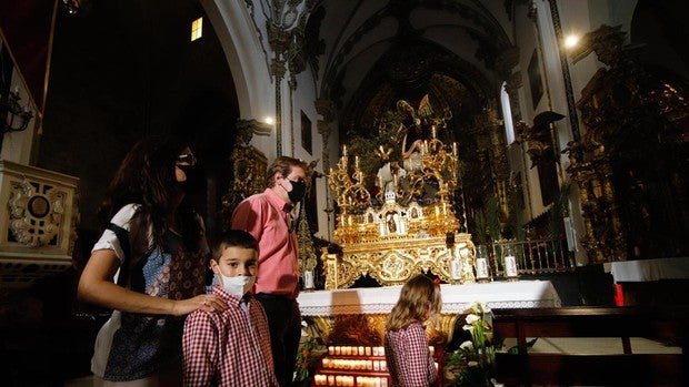 Las cofradías de Córdoba mantienen viva la llama con formación y oración para las familias